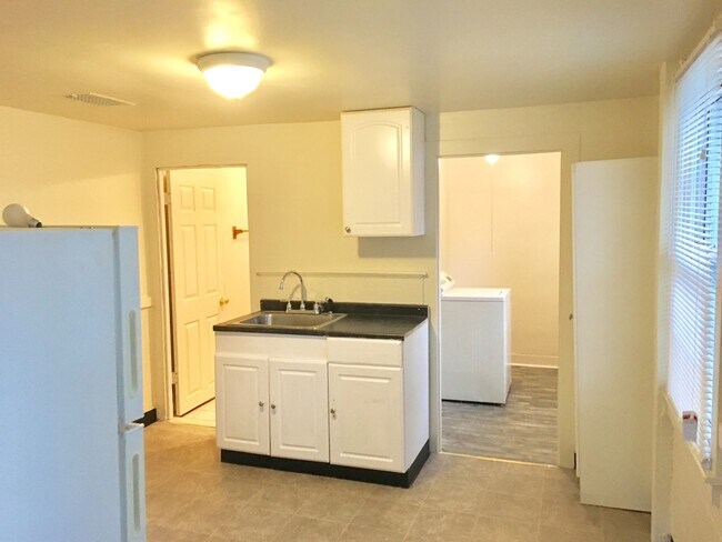 Building Photo - ROCKWOOD 1-3