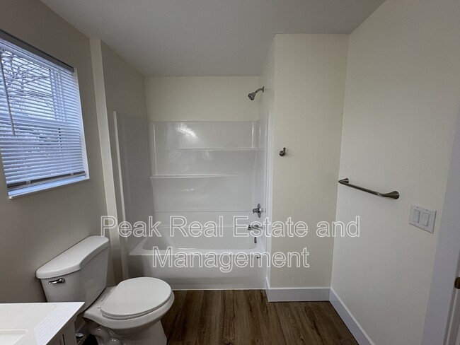 Building Photo - 2020 Towner Ave SW