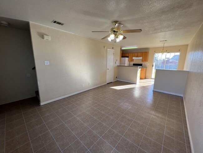 Building Photo - 1402 Dugger Cir