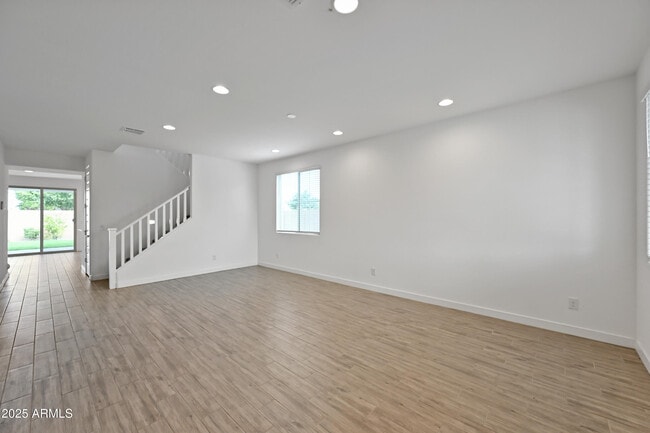 Building Photo - 7027 S 13th Way