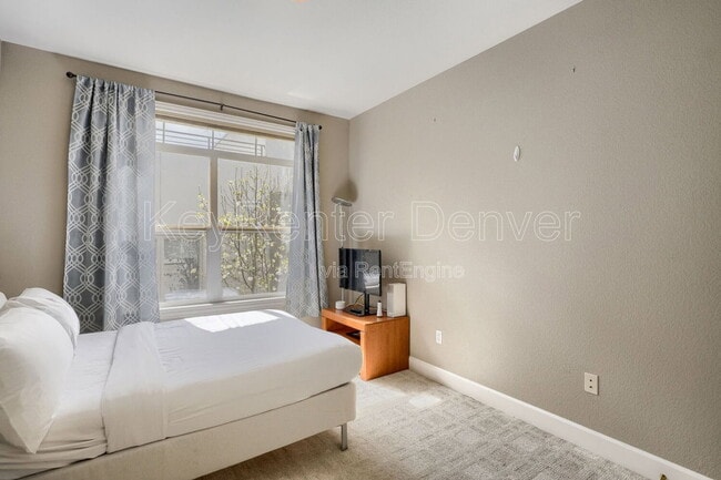 Building Photo - 1735 N Ogden St