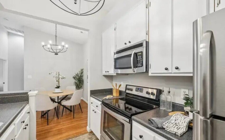 Building Photo - 13700 Modrad Way