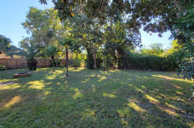 Building Photo - 1223 Redwood Ln