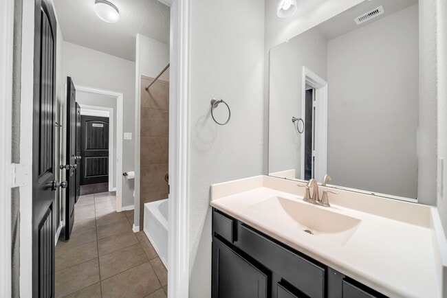 Building Photo - 18739 Laurel Hills Dr