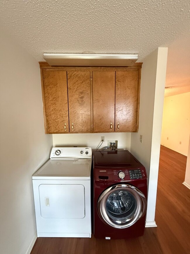 Building Photo - 312 E H Pl