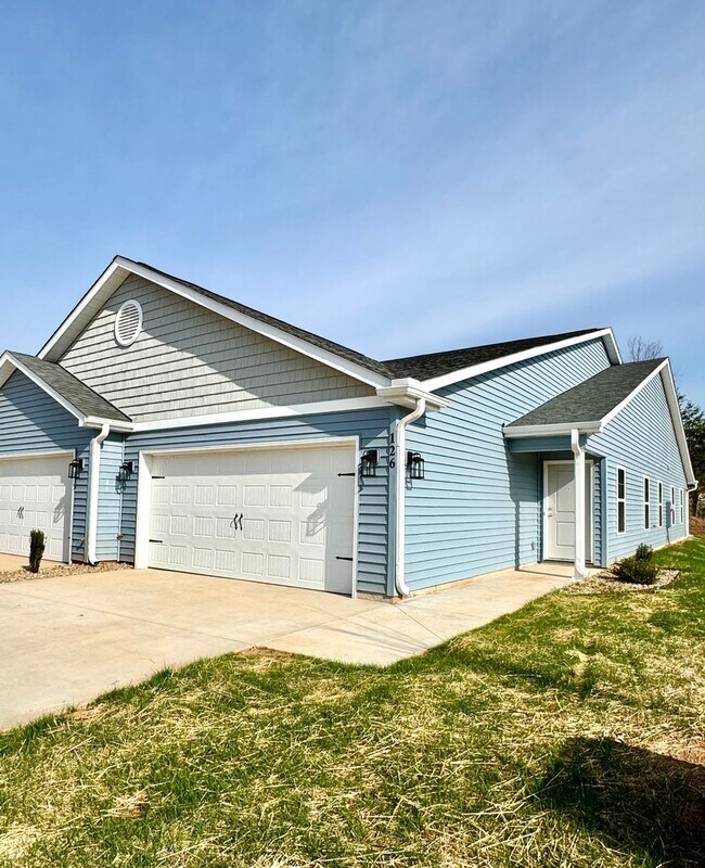 Building Photo - 125 Brawley Villas Place