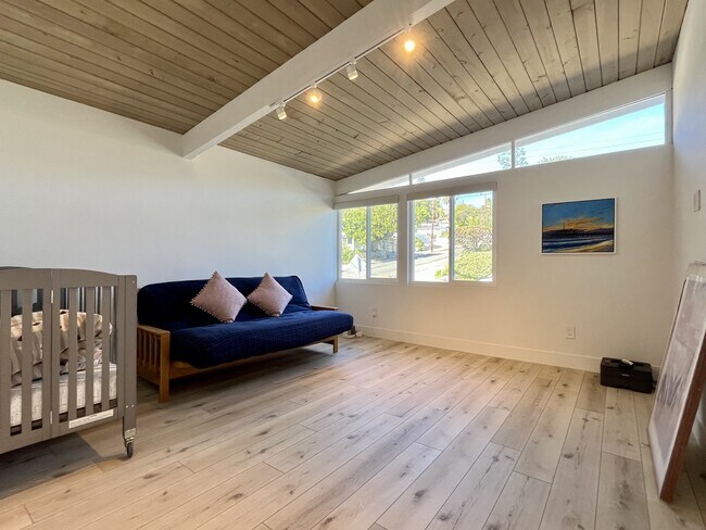 Building Photo - 2503 Aster St