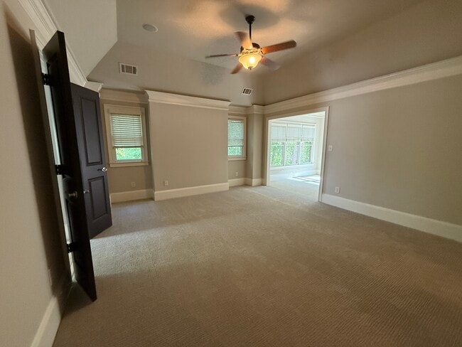 Building Photo - 2041 Mendenhall Cir