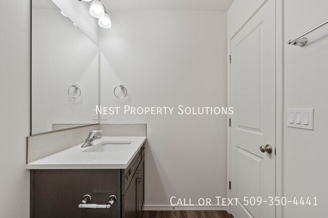 Building Photo - 434 N Washington St