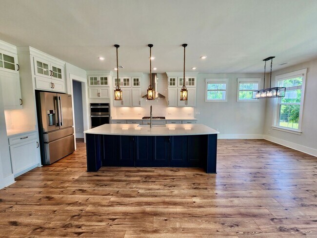 Building Photo - Like new beauty in Point Hope - Charleston