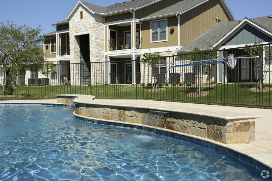 Orchard Grove Apartments 108 E Lower Crabapple Rd Fredericksburg TX