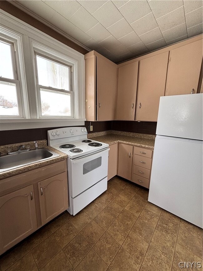 Building Photo - 309 Mullin St