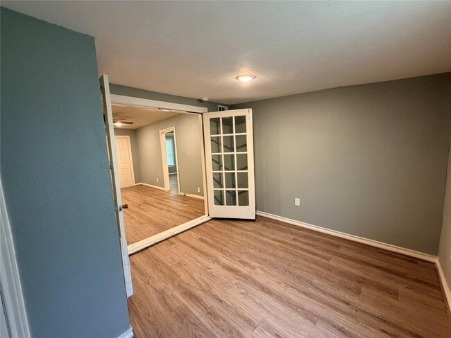 Building Photo - 505 Sikes St