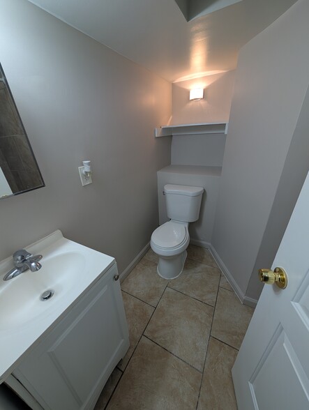Building Photo - 4000 Elmora Ave