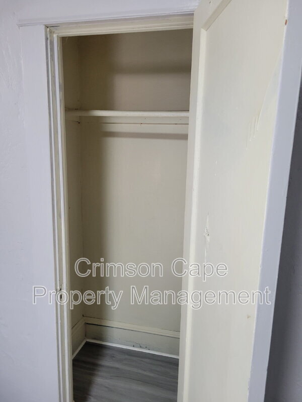 Building Photo - 13 E Chestnut St