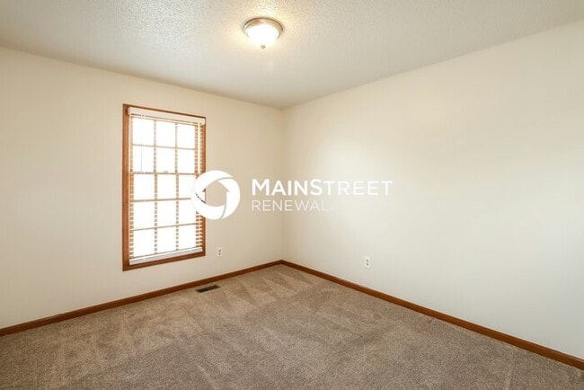 Building Photo - 3 Bedroom Pet-Friendly Home in Pleasant Valley, MO with Main Street Renewal