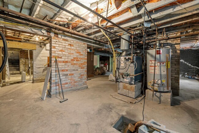 Building Photo - Timeless Ghent Home features charm and elegance in Historic Stockley Gardens