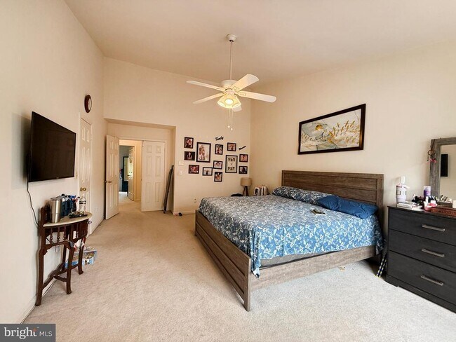 Building Photo - 7136 Swansong Wy