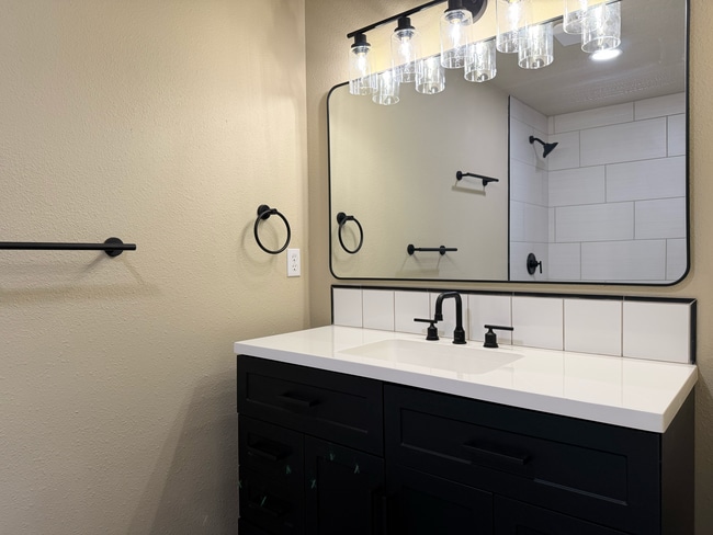 Building Photo - 919 Cove Arm Cir