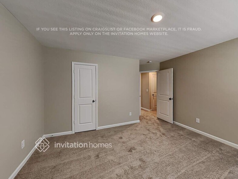 Building Photo - 407 Vermeer Ct