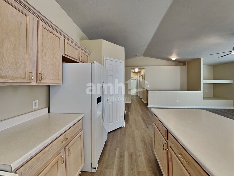 Building Photo - 1716 S 2900 E St