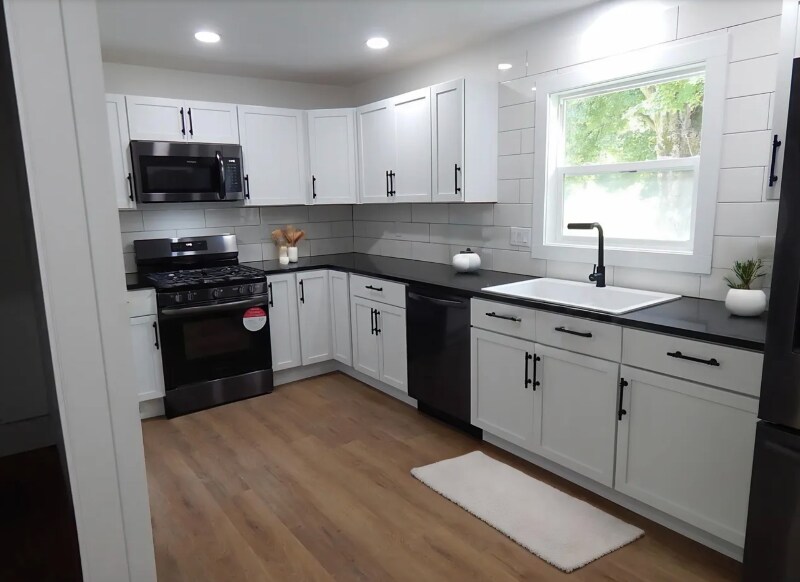 Building Photo - 1713 5th St