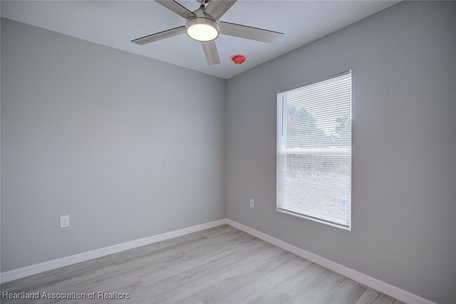 Building Photo - 1525 Chatsworth St