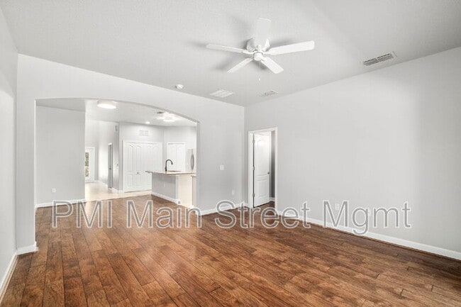 Building Photo - 689 Evening Sky Dr