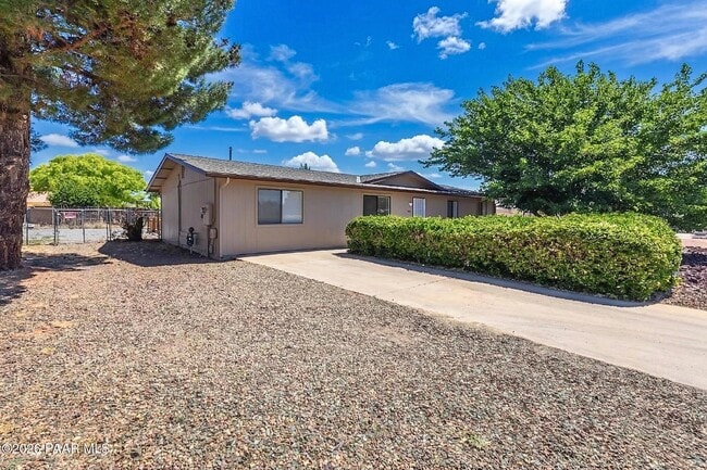 Building Photo - 8486 E Posse Cir