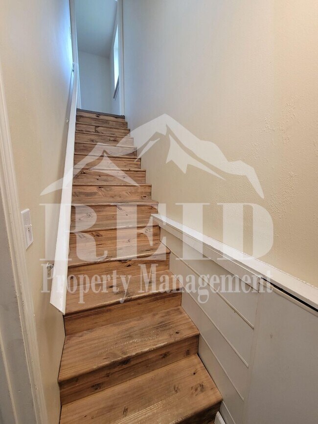 Building Photo - Centrally Located Bremerton Home With Partial View of Sinclair Inlet from Deck
