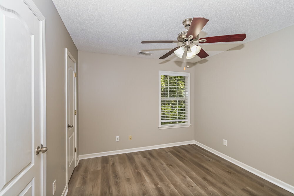 Building Photo - 8138 Woodson Dr