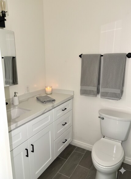 Building Photo - 1670 W Broadway