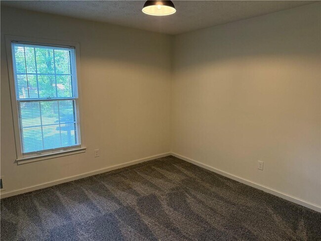 Building Photo - 1253 Tinderbox Ln