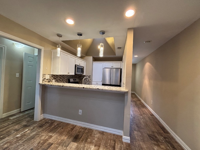 Building Photo - 9461 Timberleaf Dr