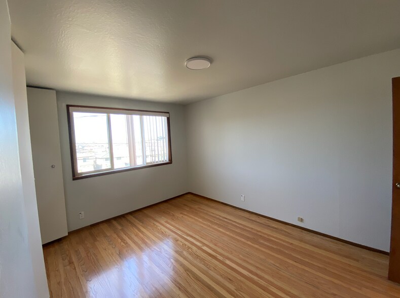 Building Photo - 68 Woodland Ave