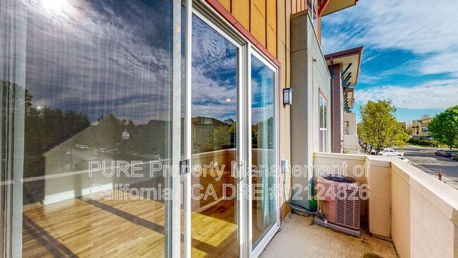 Building Photo - 950 Campoy St