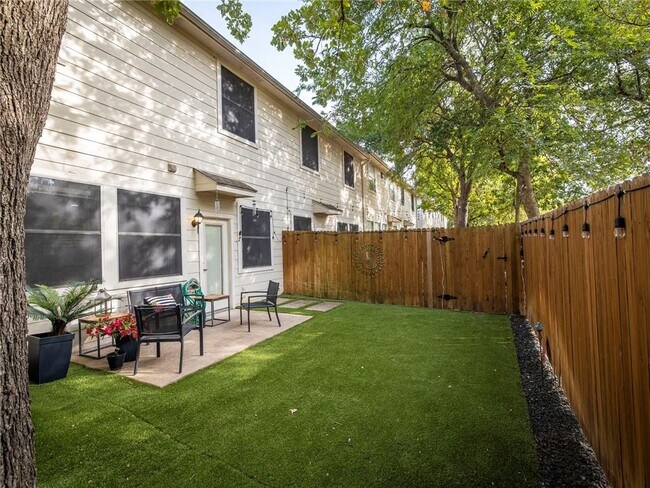 Building Photo - 4508 Duval Rd