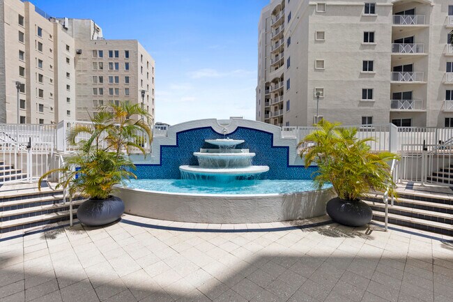 Building Photo - 255 Evernia St