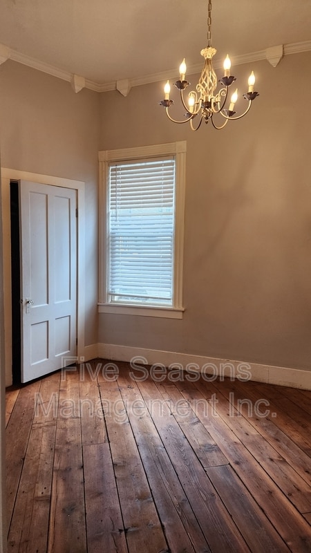 Building Photo - 25 Intervale Ave