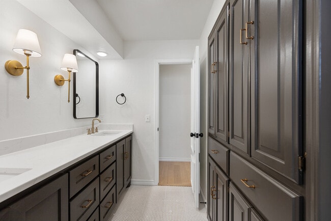 Building Photo - 11416 Leaning Elm Rd