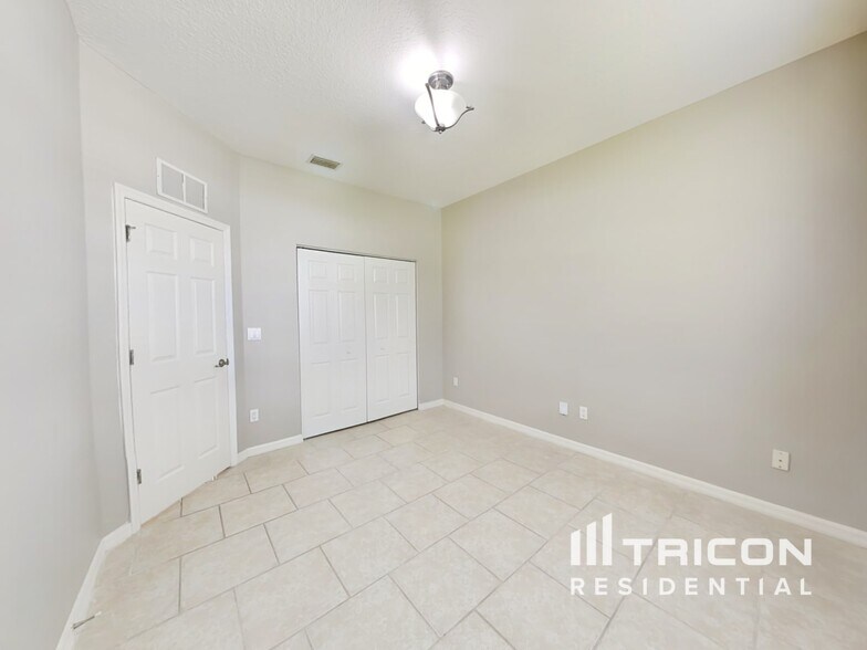 Building Photo - 24 Royal Palm Ln