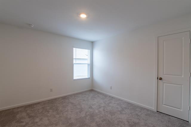 Building Photo - 1605 Parlier St