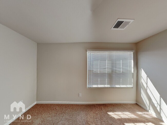 Building Photo - 334 Taverners Ln
