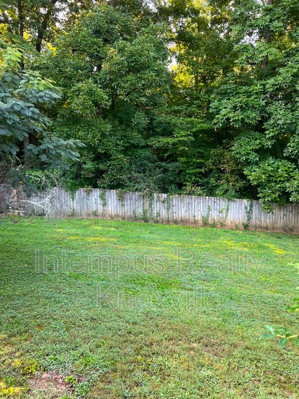 Building Photo - 304 Sarvis Dr