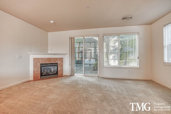 Building Photo - Low Maintenance, High Enjoyment in Salmon Creek!