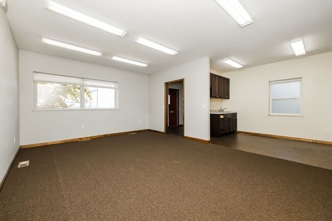 Building Photo - 226 N Broad St