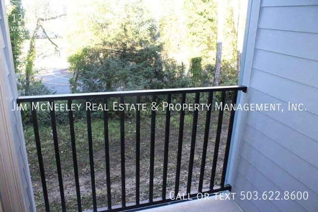 Building Photo - 1305 SE Jetty Ave