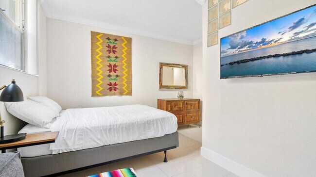 Building Photo - 3901 S Ocean Dr