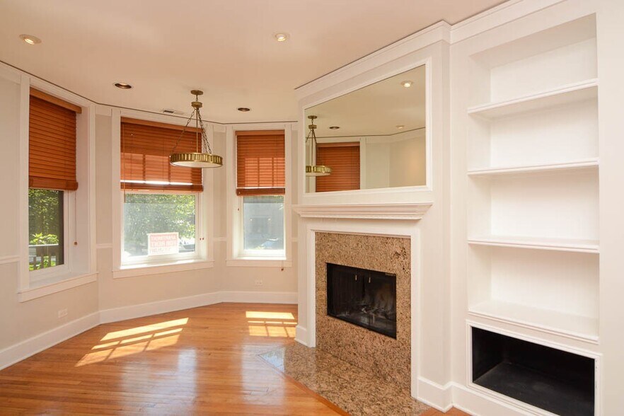 Building Photo - 3614 N Bosworth Ave
