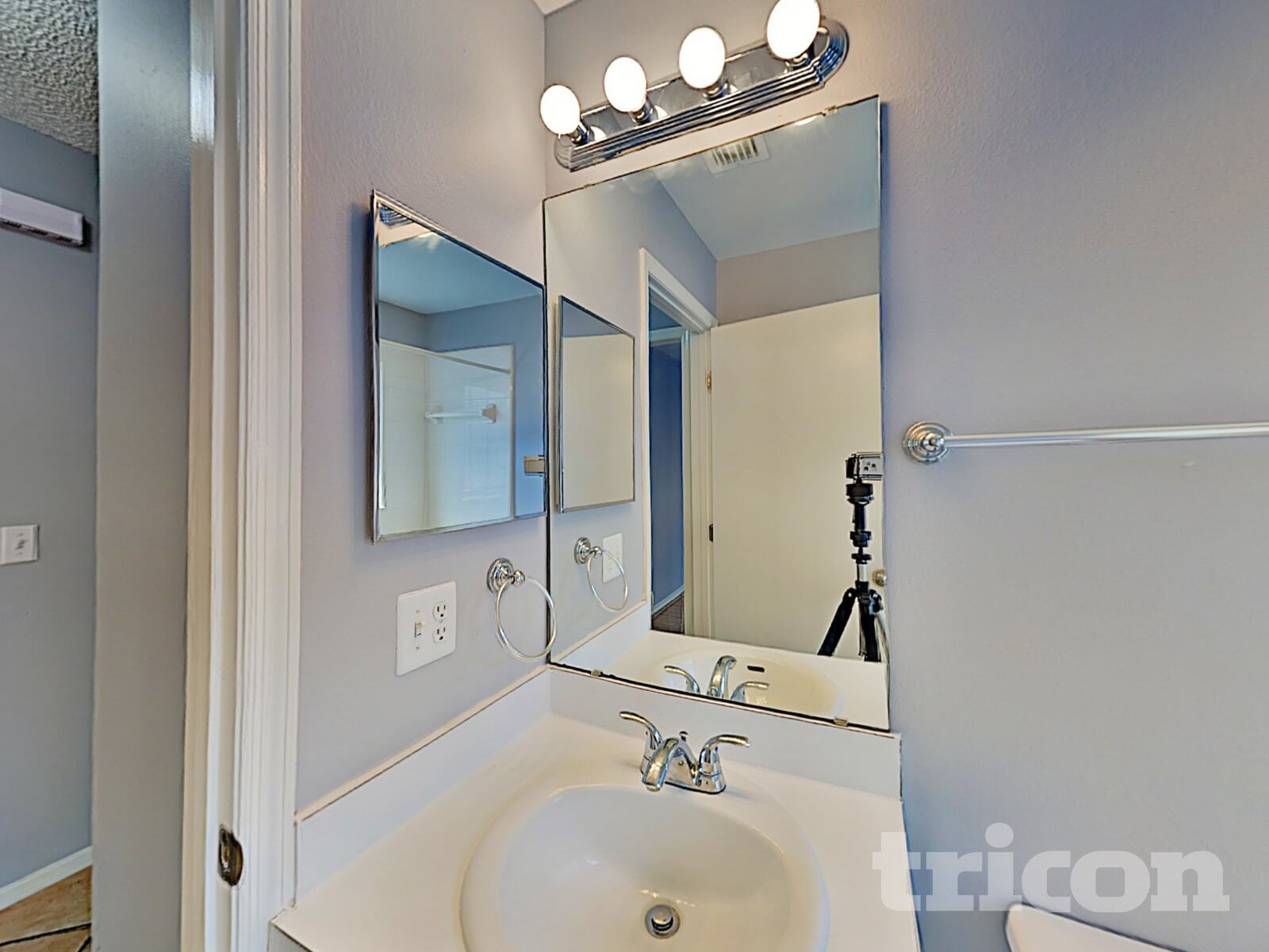 Building Photo - 1225 Shoshanna Dr